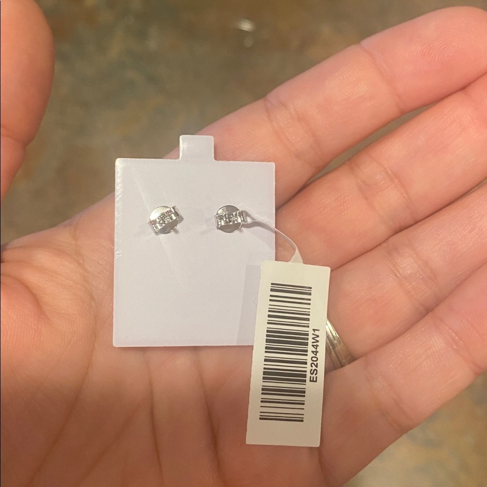 925 Sterling Silver Cross Earrings NWT - Picture 3 of 3